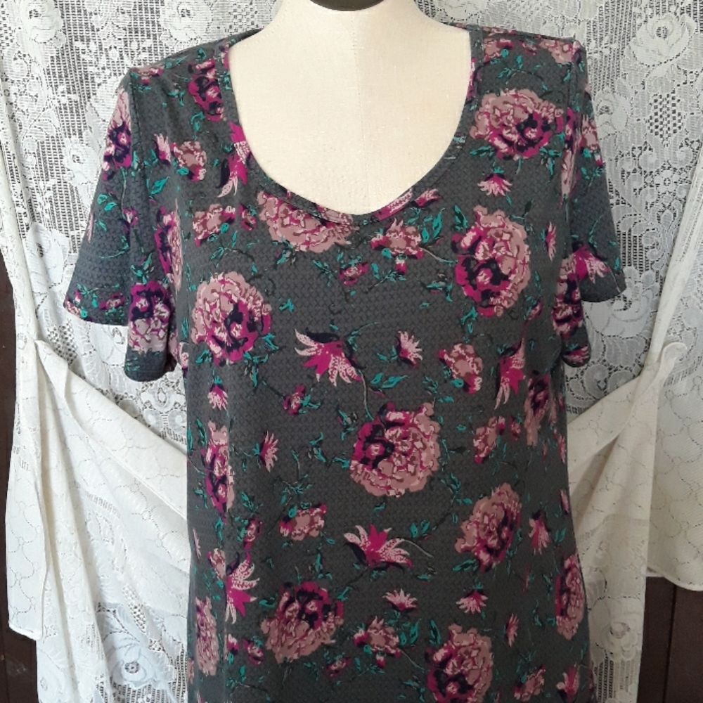 Lularoe floral classic tee